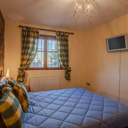 Palaios Agios Athanasios Vila *